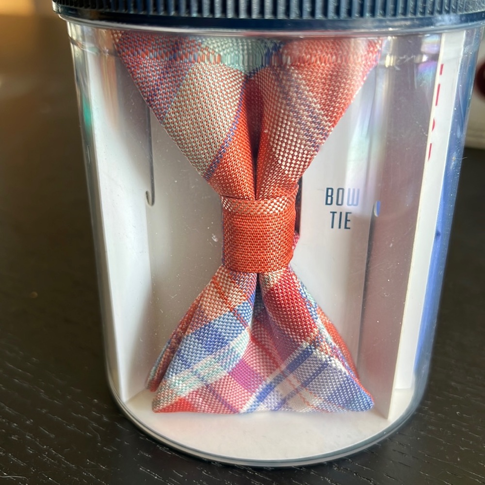 Men’s Izod 3-piece Style Kit bow tie pocket square shoe laces NIP